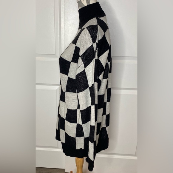 Divided H&M Small Checker Sweater - Picture 6 of 8
